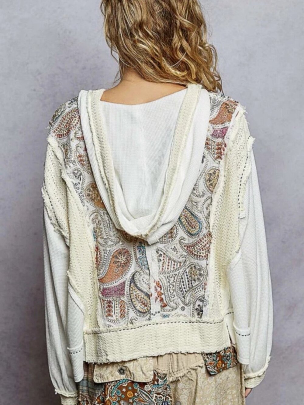 NWOT POL Cream Paisley Embroidered Accent Top size- MEDIUM - Picture 2 of 6